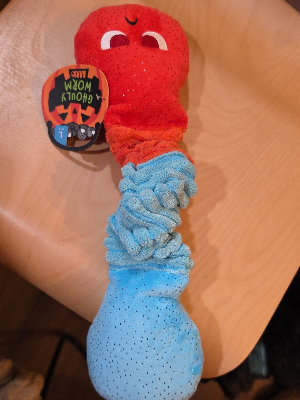GHOULY WORM BARK TOY